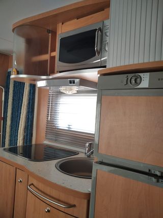 Caravana familiar seminueva 2 dormitorio+sofá cama