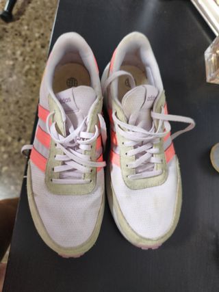 Zapatillas Adidas beige y rosa