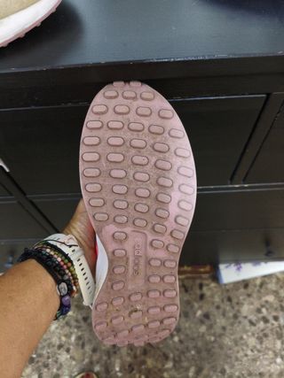Zapatillas Adidas beige y rosa