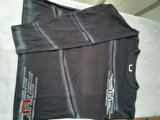 Dos camisetas manga larga hombre.