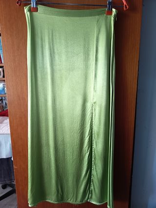 Falda midi satén verde