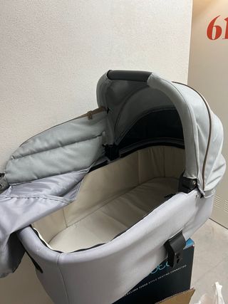 Capazo bebé gris Chicco