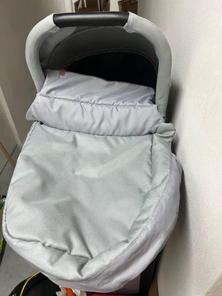 Capazo bebé gris Chicco