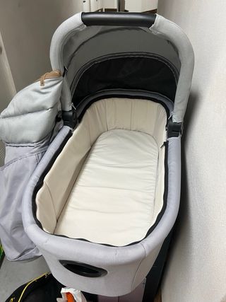 Capazo bebé gris Chicco