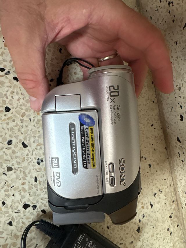 Sony Handycam DCR-DVD201 - Gravador de DVD