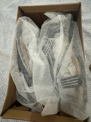 Sandalias negras brillantes