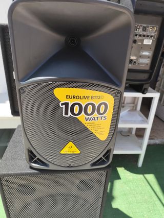 Altavoz Behringer  1000W Con ecualizador y mesclad