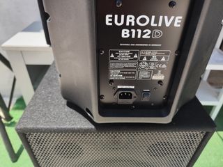 Altavoz Behringer  1000W Con ecualizador y mesclad