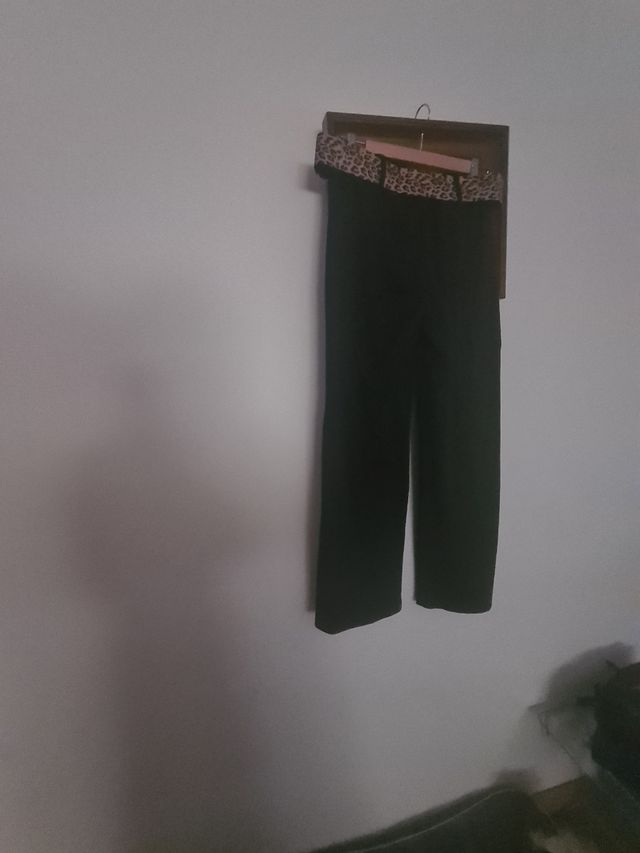 Pantalon c/cinturon leopardo L/XL.14 Euros