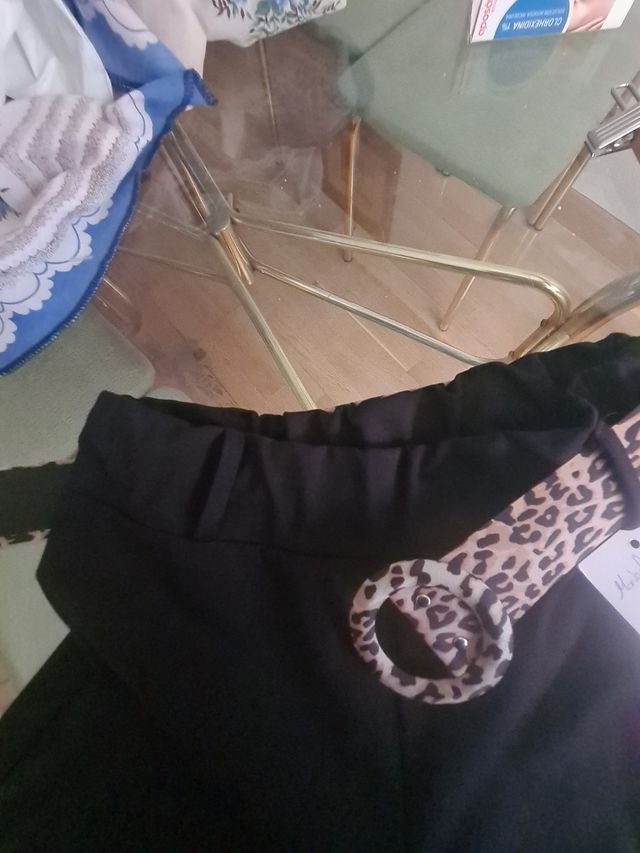 Pantalon c/cinturon leopardo L/XL.14 Euros
