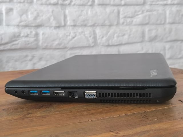 Portátil Toshiba Satellite Pro Negro