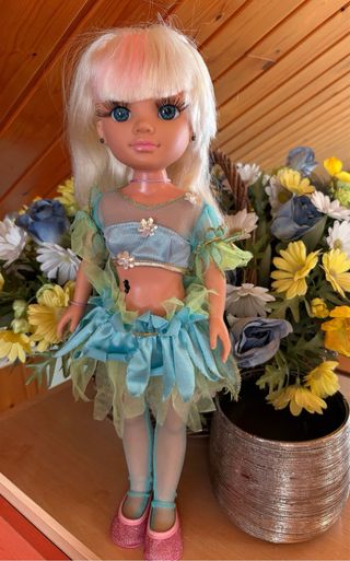 Muñeca Nancy Socorrista + 3 Looks extra