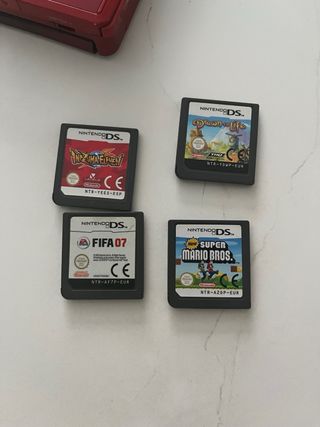 Nintendo 3DS roja - consola portátil