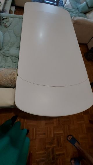 Mesa extensible blanca y plata