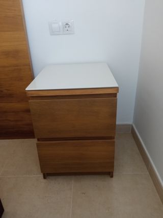 Testiera e tavoli IKEA Malm