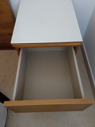 Testiera e tavoli IKEA Malm