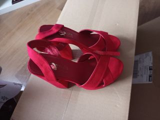Sandalias rojas Mula tacón alto