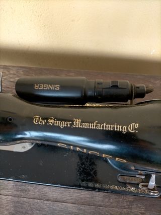 Máquina de coser Singer Antigua