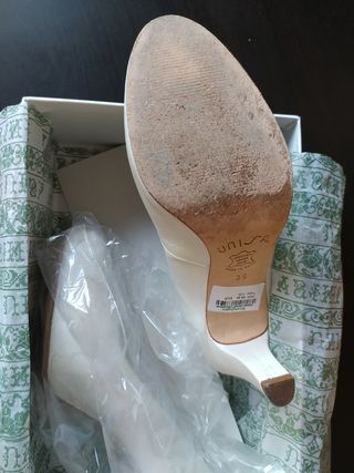 Zapatos novia UNISA blancos, talla 38