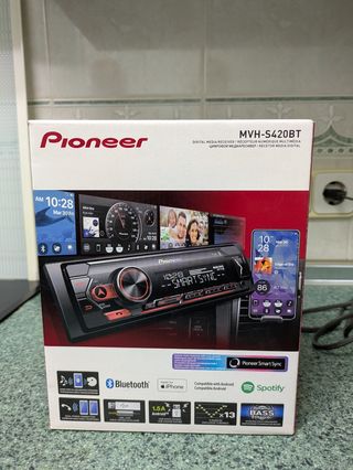 Autorradio Pioneer MVH-S420BT con marco