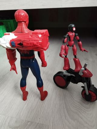 2 Figuras Spiderman: Hasbro