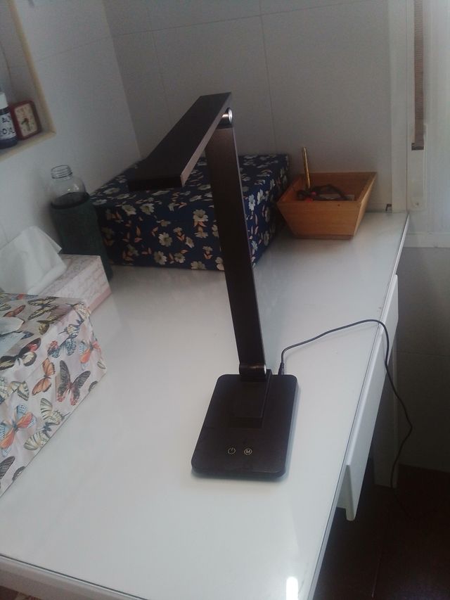 Lampada da scrivania LED nera