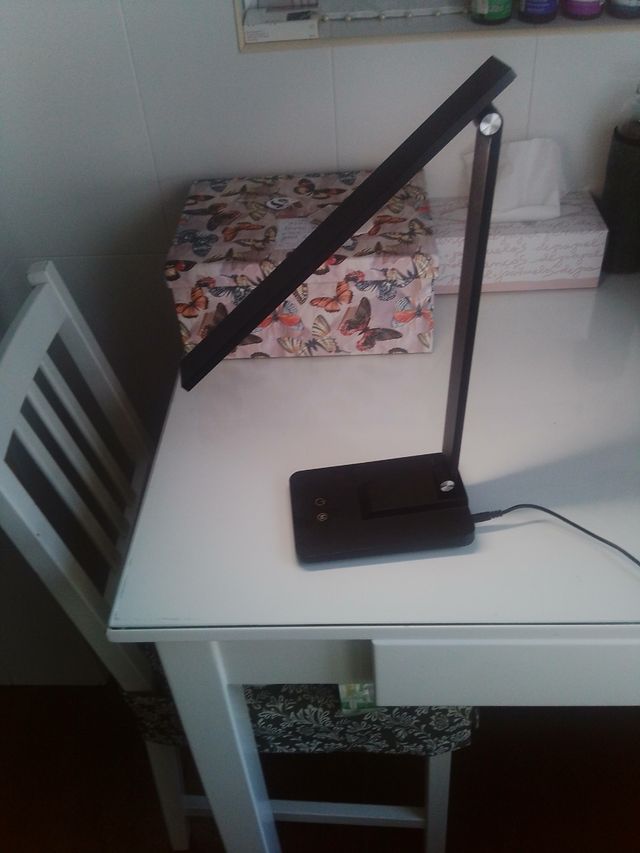 Lampada da scrivania LED nera