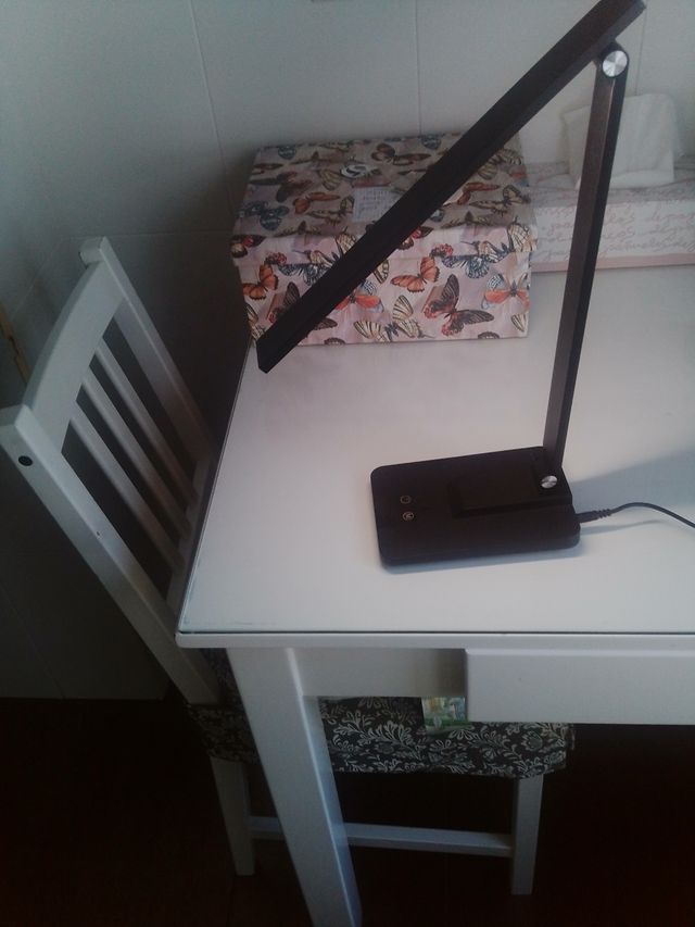 Lampada da scrivania LED nera