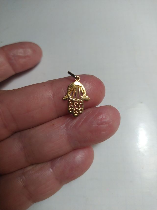 Mano de Fátima oro 18k