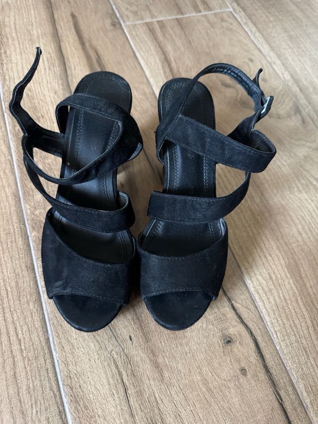Zapatos tacón negros tiras 