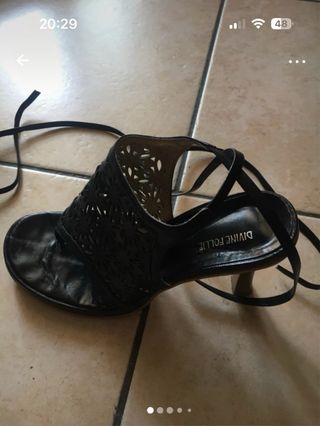 Divine Folie - Sandali neri traforati