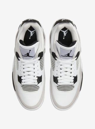 Air Jordan 4 Retro Military Black 2022