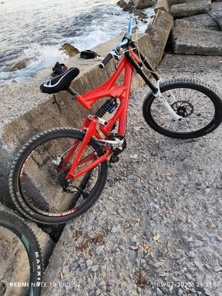 Giant de descenso DH