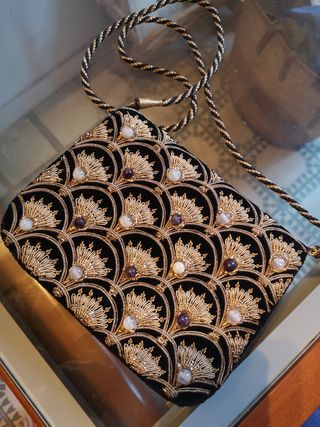 Clutch terciopelo bordado Zardozi