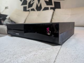 Xbox One 500GB - Negra + mando