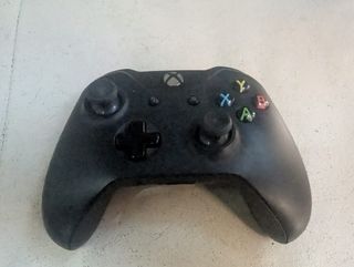 Xbox One 500GB - Negra + mando