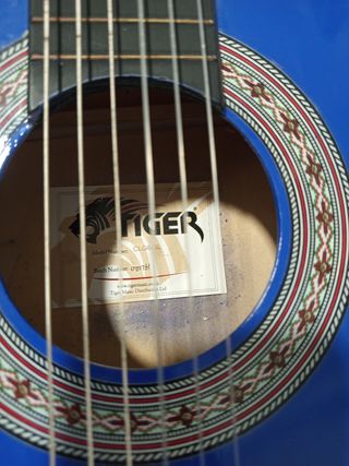Guitarra clásica azul infantil