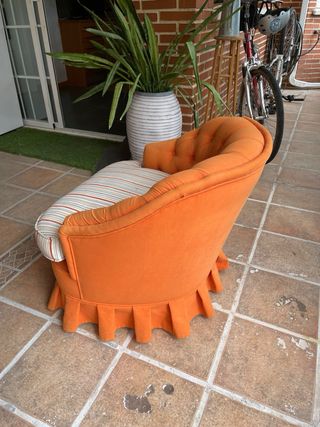 Sofá individual vintage chesterfield naranja