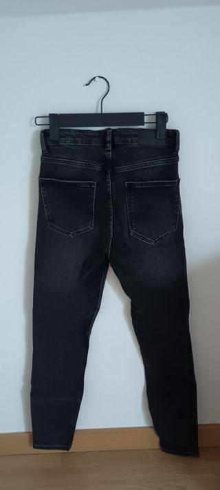 Vaqueros Zara negros talla S