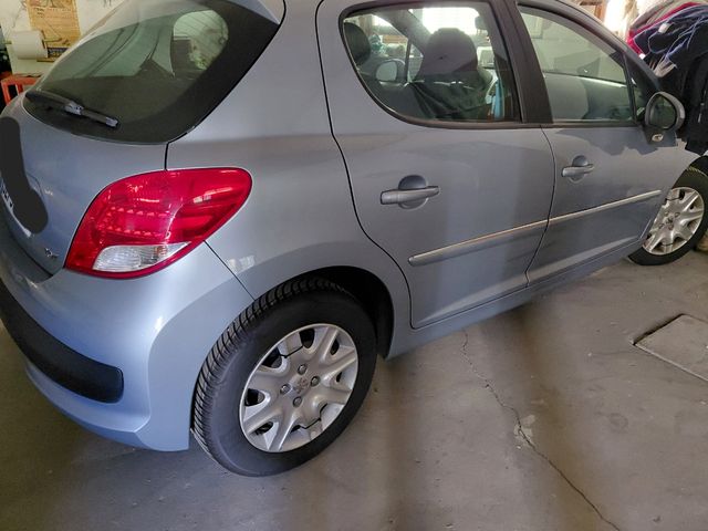 Peugeot 207 2011