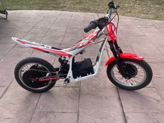 Beta Minitrial Eléctrica Infantil