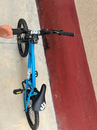 BMX azul celeste 