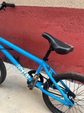 BMX azul celeste 