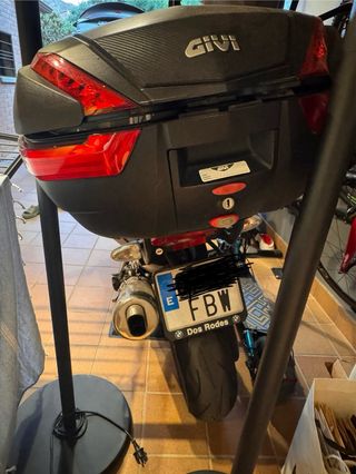 BMW F800S roja - Moto deportiva