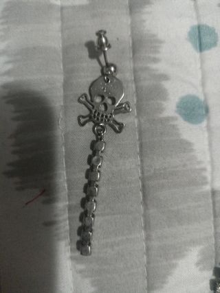 Pendientes calavera brillantes