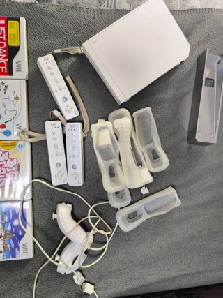Wii Blanca + Juegos y Accesorios