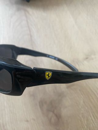 Gafas sol Ferrari - negras