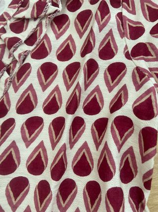 Blusa roja y beige estampada!  Majadahonda.