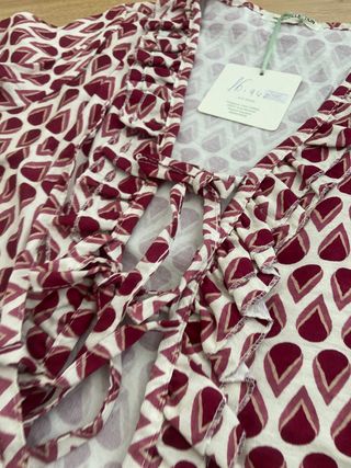 Blusa roja y beige estampada!  Majadahonda.