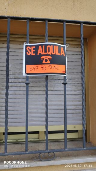 Alquiler local comercial, NO PARA VIVIENDA.